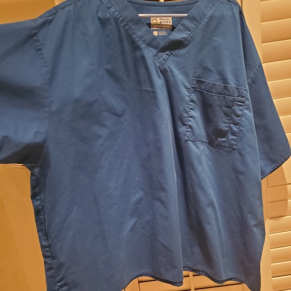 Scrub top - Picture 4 of 4